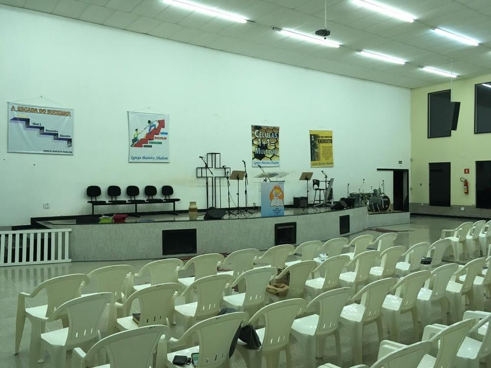 Homem esfaqueia a ex, invade igreja e atira contra fiéis em Paracatu