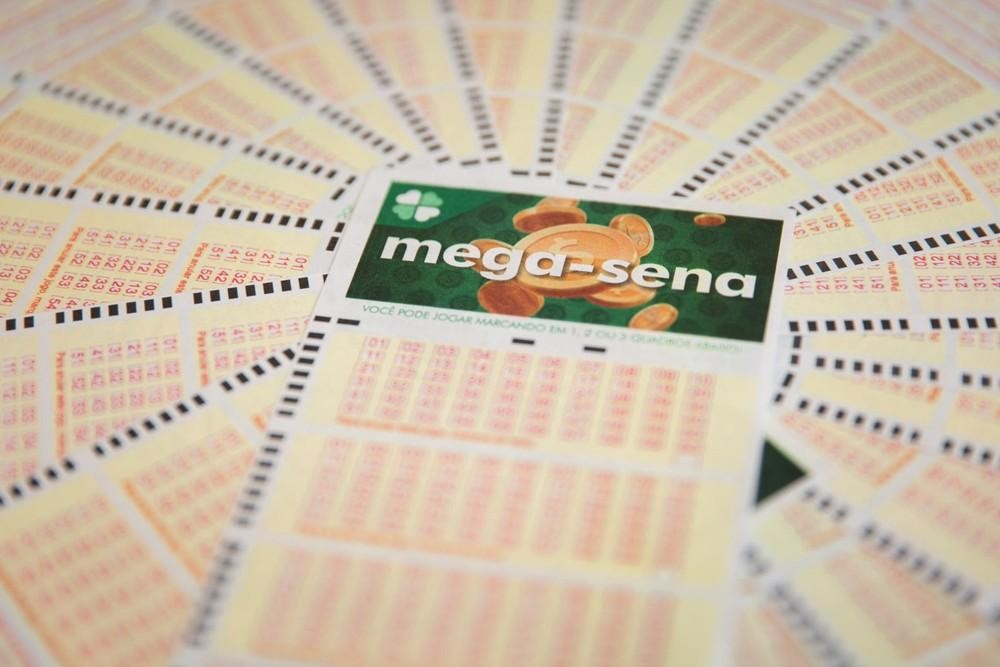 Mega-Sena pode pagar R$ 115 milhões neste sábado