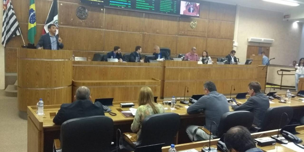 Projeto de lei quer permitir doulas durante partos em Praia Grande